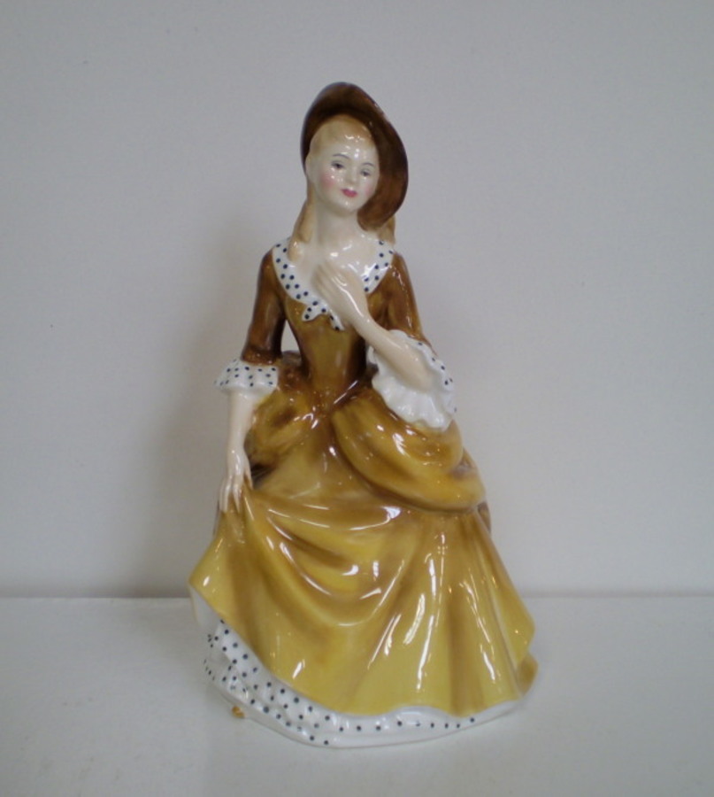 Royal Doulton Figurine 'Sandra'