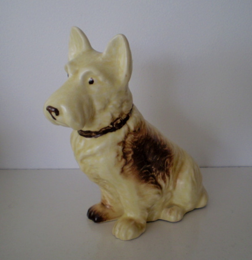 Sylvac Pale Yellow Dog, Model 1106
