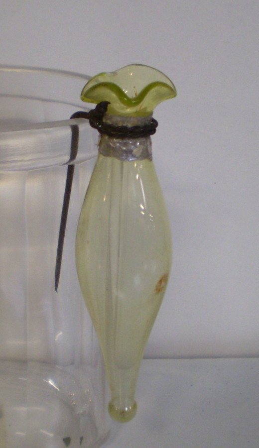Vaseline Glass Lapel Vase